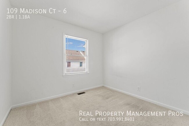 Building Photo - 109 Madison Ct