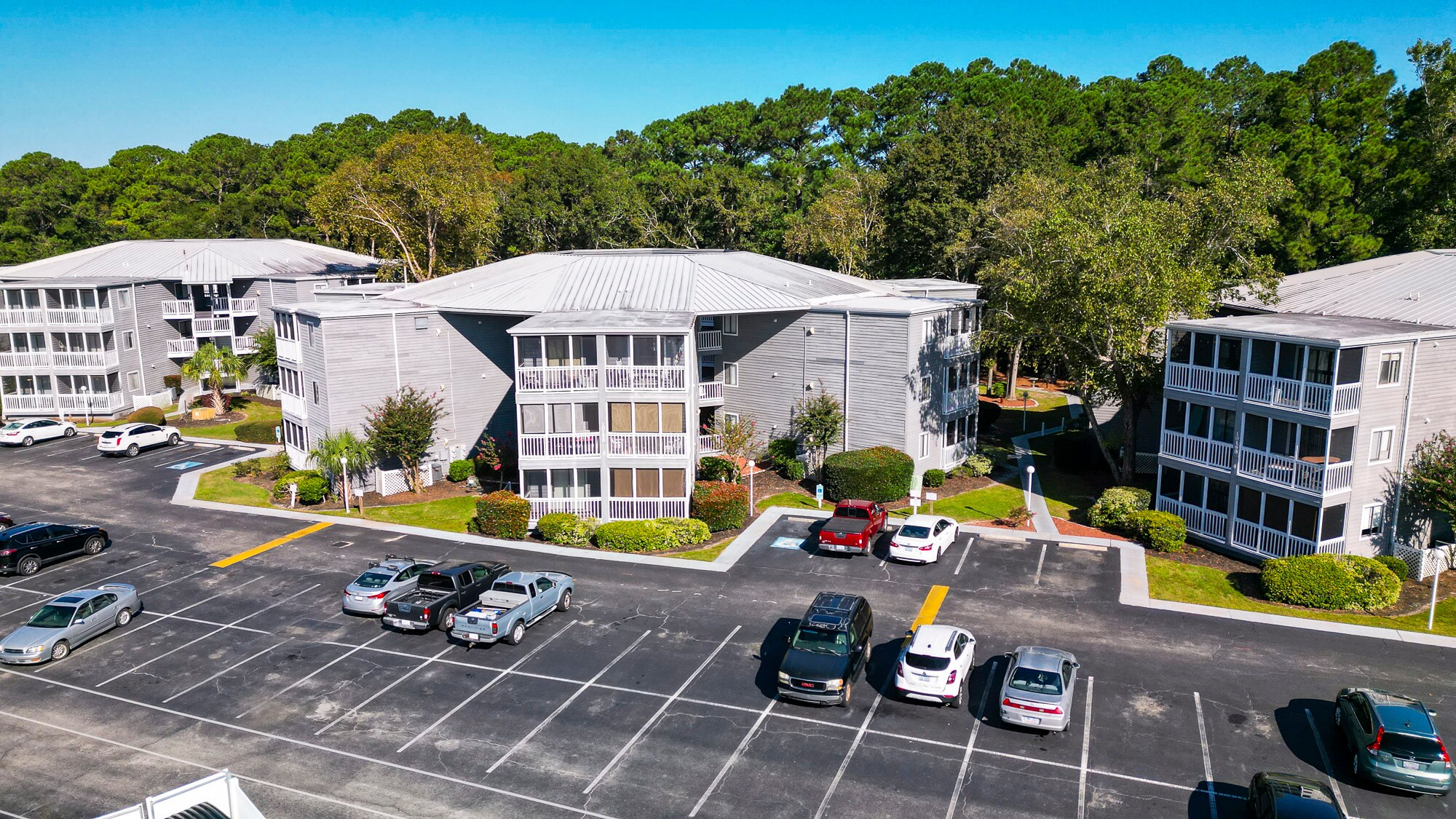 Building Photo - 10170 Beach Dr SW