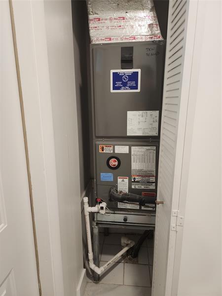 Building Photo - 1303 Seagrape Cir