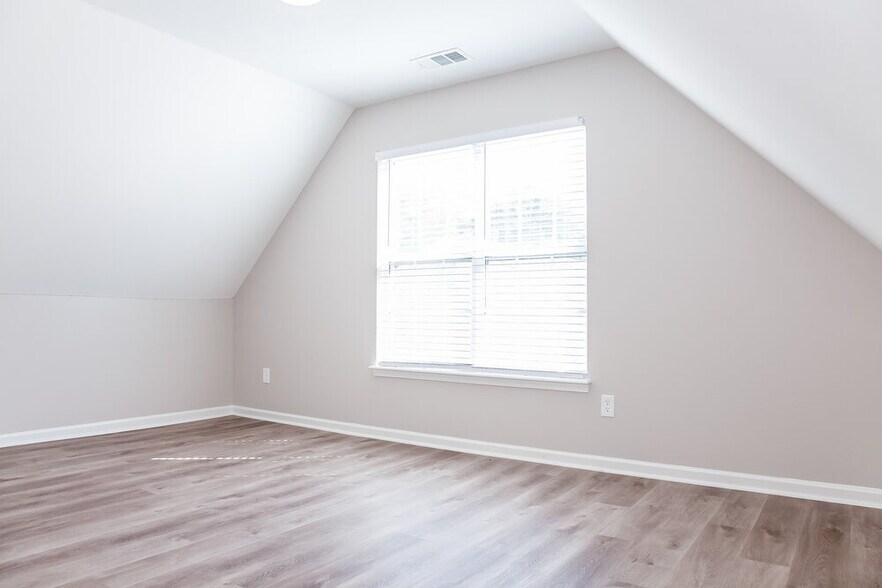 Building Photo - 14049 Southbridge Forest Dr