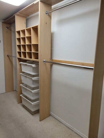 Building Photo - 7230 W Park Ave