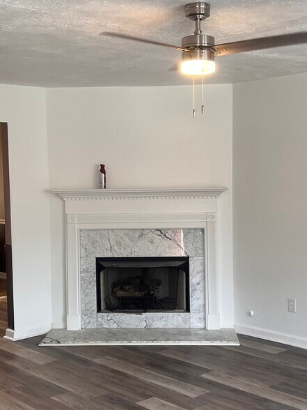 Building Photo - 5599 Windfall Ln