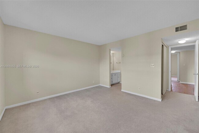 Building Photo - 1100 NW 87th Ave