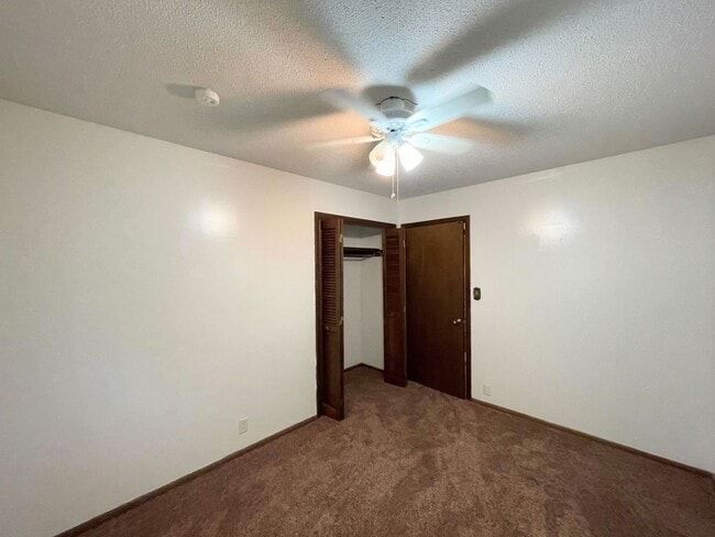 Building Photo - Comfortable 3 Bedroom 2 Bath House in Beau...