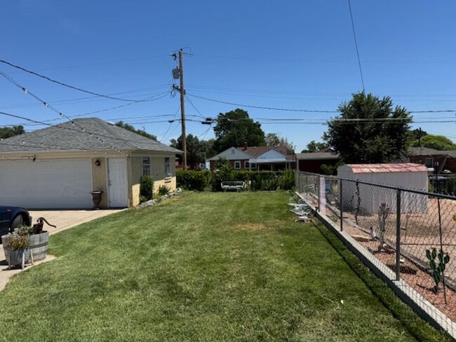 Building Photo - ALL PROSPECTIVE TENANTS MUST SUBMIT A $58 ...