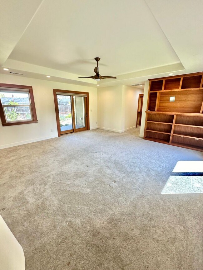 Building Photo - 3 Bedroom 2 Bath House