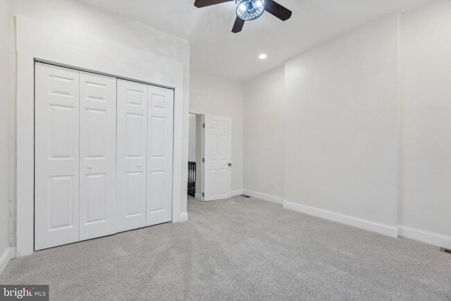Building Photo - 3041 Belmont Ave