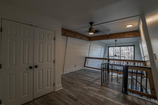 Building Photo - 3200 Rim Cove Dr