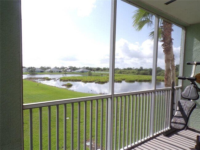 Building Photo - 2160 Heron Lake Dr