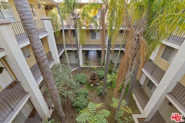 Building Photo - 1225 Armacost Ave