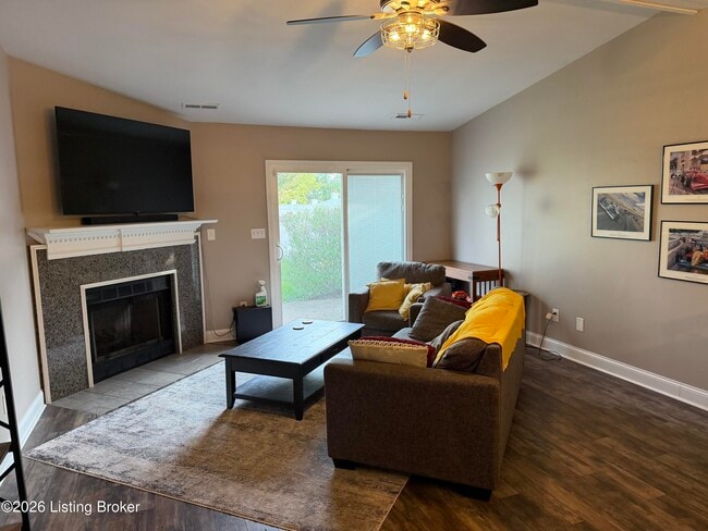 Building Photo - 176 Jeffie Ln