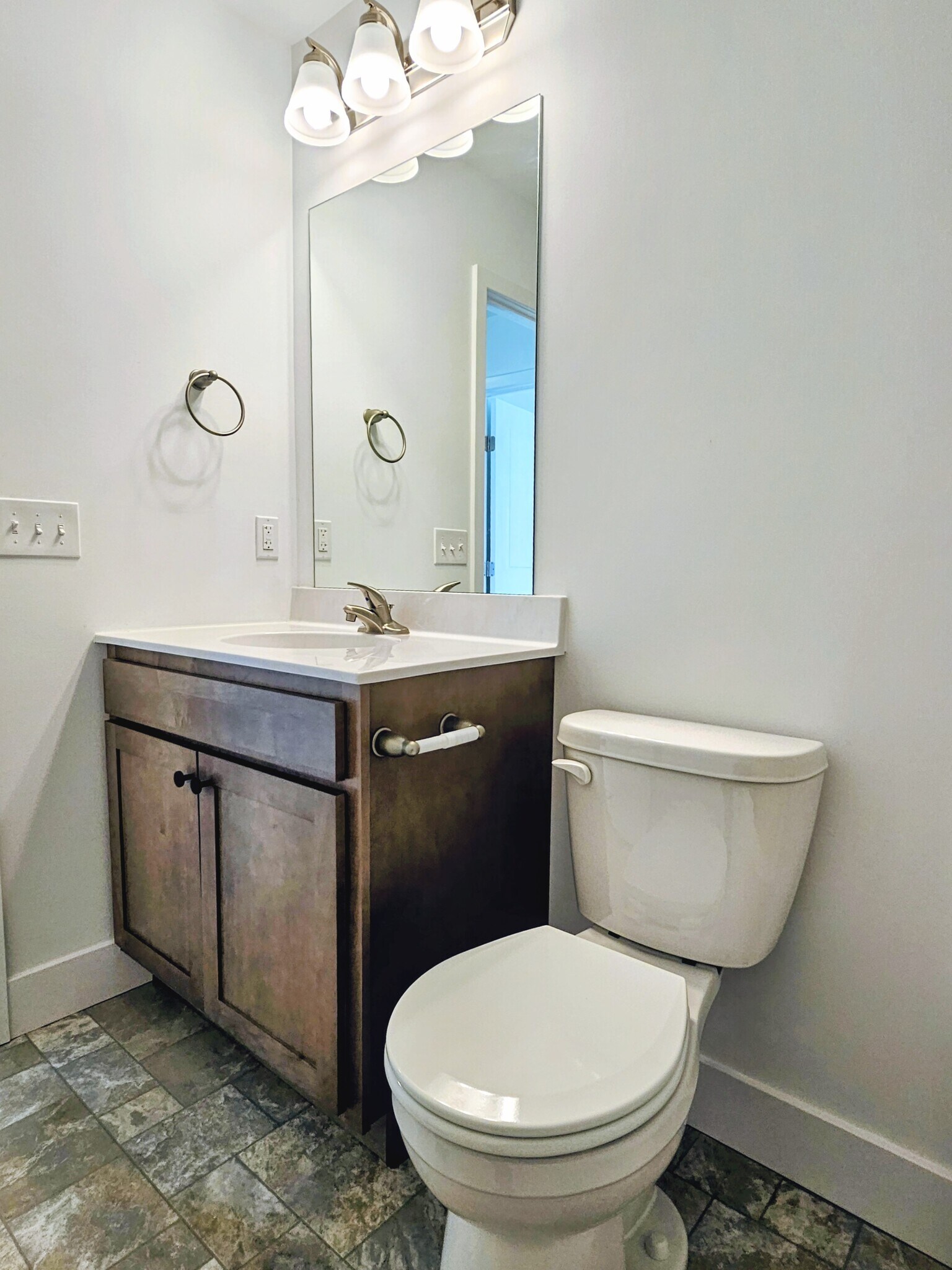 Building Photo - 398 Hensley St