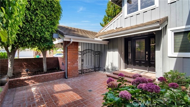 Building Photo - 10 Flintridge