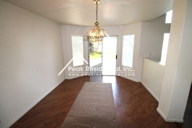 Building Photo - Spacious 3bd/2.5ba Home near Bell & Dry Creek Road