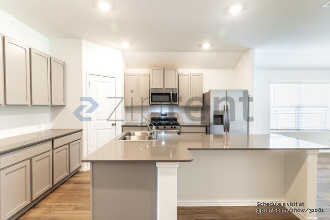 Building Photo - 2301 Four Waters Lp