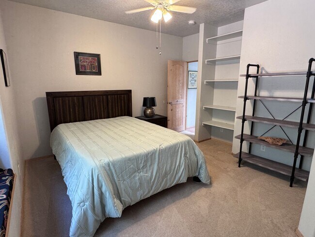Building Photo - 3 Bedroom, 2.5 Bathroom Home in Tijeras, NM