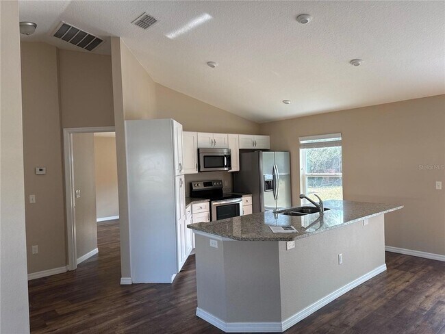 Building Photo - 4000 SW 139th St Rd