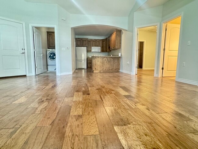 Building Photo - 588 S 350 E