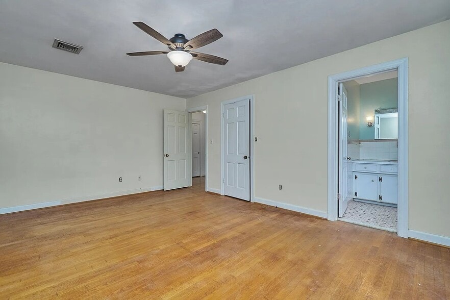 Building Photo - 4376 Lynnville Crescent