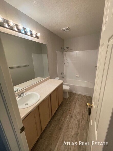 Building Photo - 5045 Sweetgrass Ln