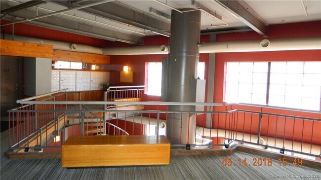 Building Photo - 68 Thermos Ave