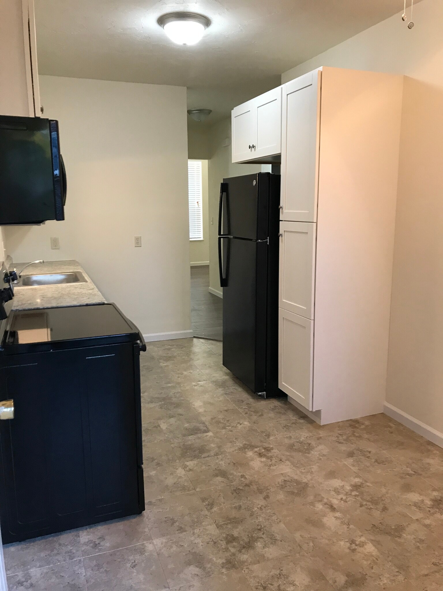 Building Photo - 507 6th St