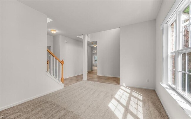 Building Photo - 310 Canaan Cir