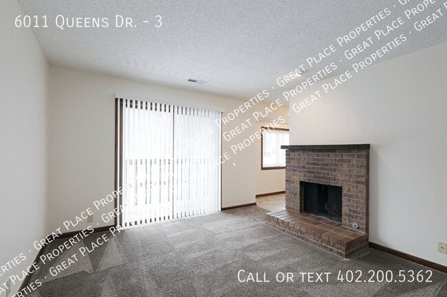 Building Photo - 6011 Queens Dr