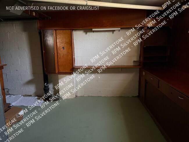 Building Photo - 15638 Evergreen-