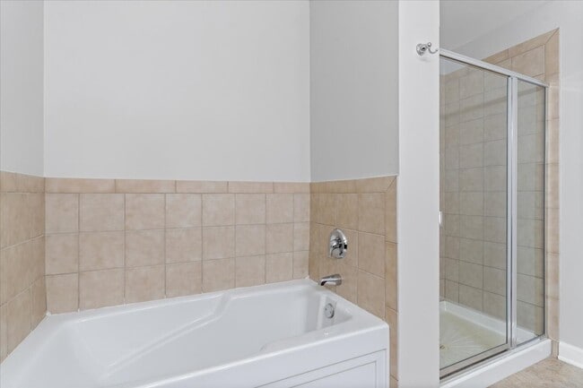 Building Photo - 1600 S Prairie Ave