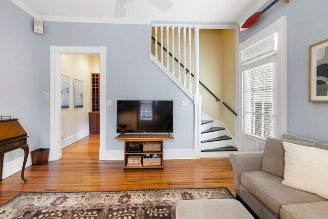 Building Photo - Beautiful 3 Bedroom Corner Lot on West Ave! ***Available 08/10/2026***