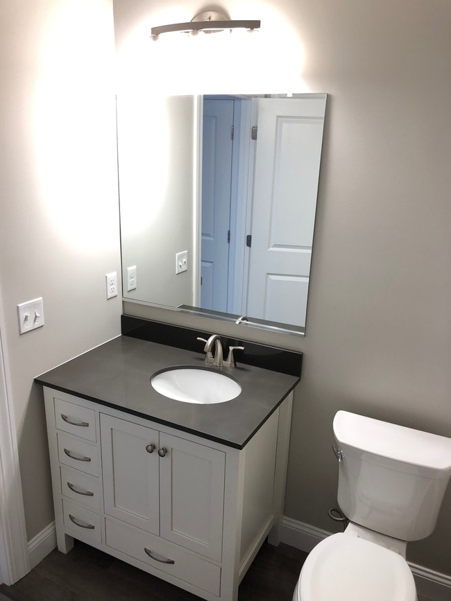 Building Photo - 6 Stewart Dr