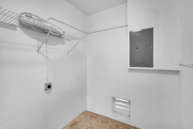 Building Photo - $3,300MONTHLY;17115 NW 12TH CT MIAMI, FL