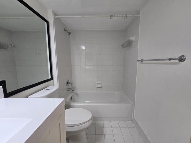 Building Photo - 2600 S University Dr