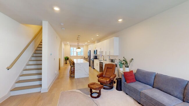 Building Photo - 1025 Wesley Terrace Ave - Elevated townhome living in the heart of Wesley Heights / FreeMoreWest
