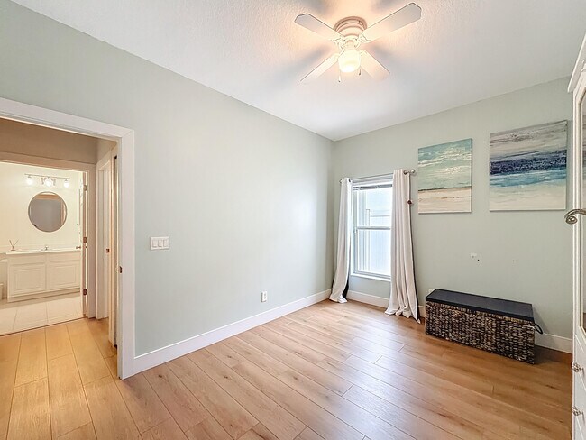 Building Photo - 1143 Canoe Point