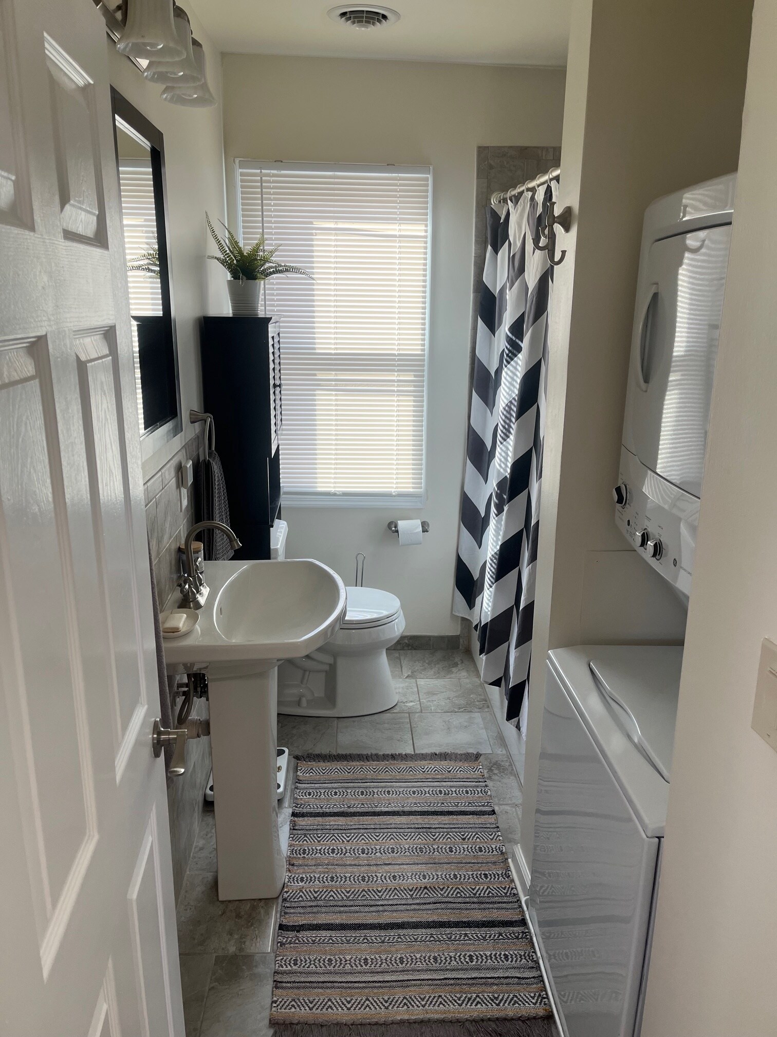 Building Photo - 106 Dallas Rd