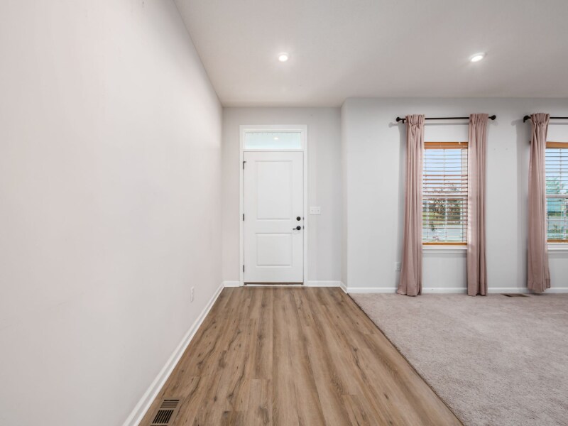 Building Photo - 103 Cameo Wds Dr