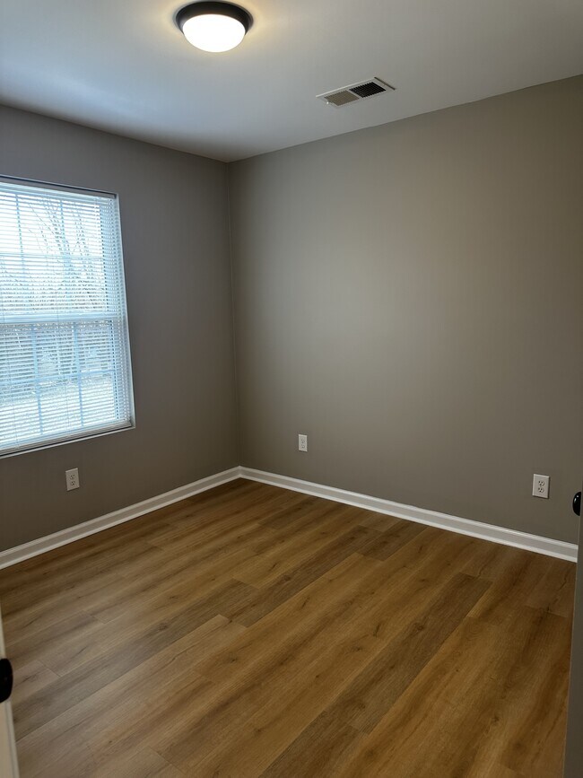 Building Photo - 137 Hickman St