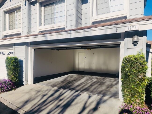 Building Photo - 2275 Hawthorne Pl