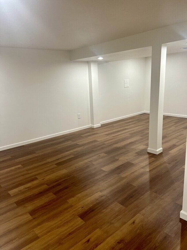 Building Photo - 3012 Oxon Run Ct