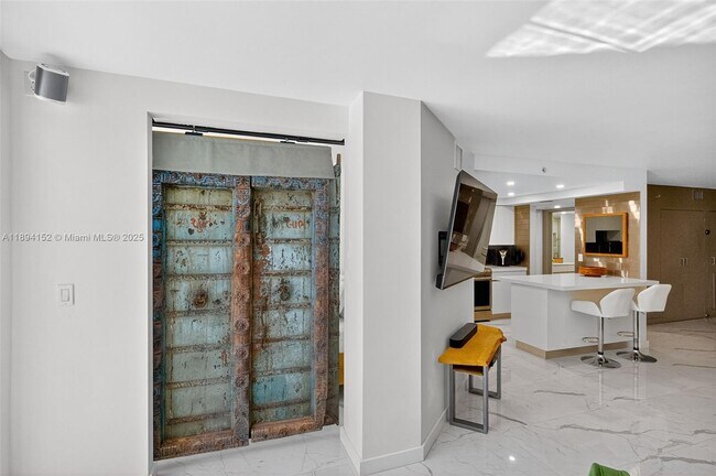 Building Photo - 2401 Collins Ave