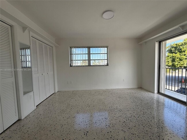 Building Photo - 3200 SW 88th Pl