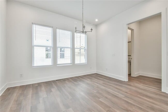 Building Photo - 490 Harmony Ter NW