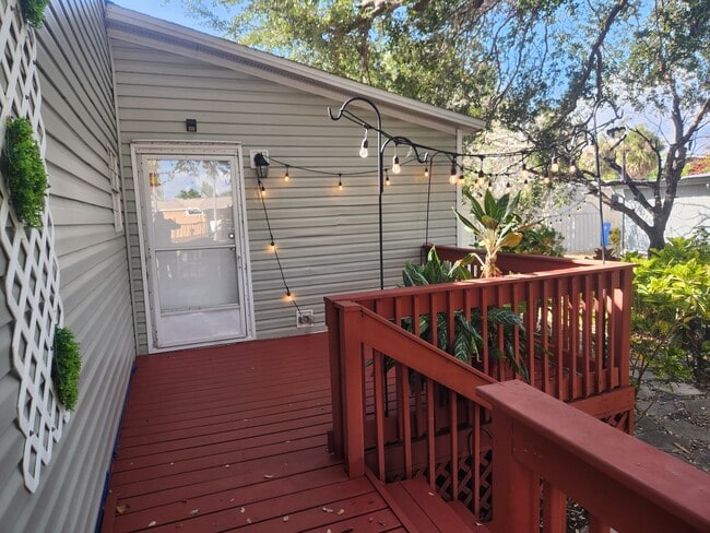 Building Photo - 7004 Marine Dr