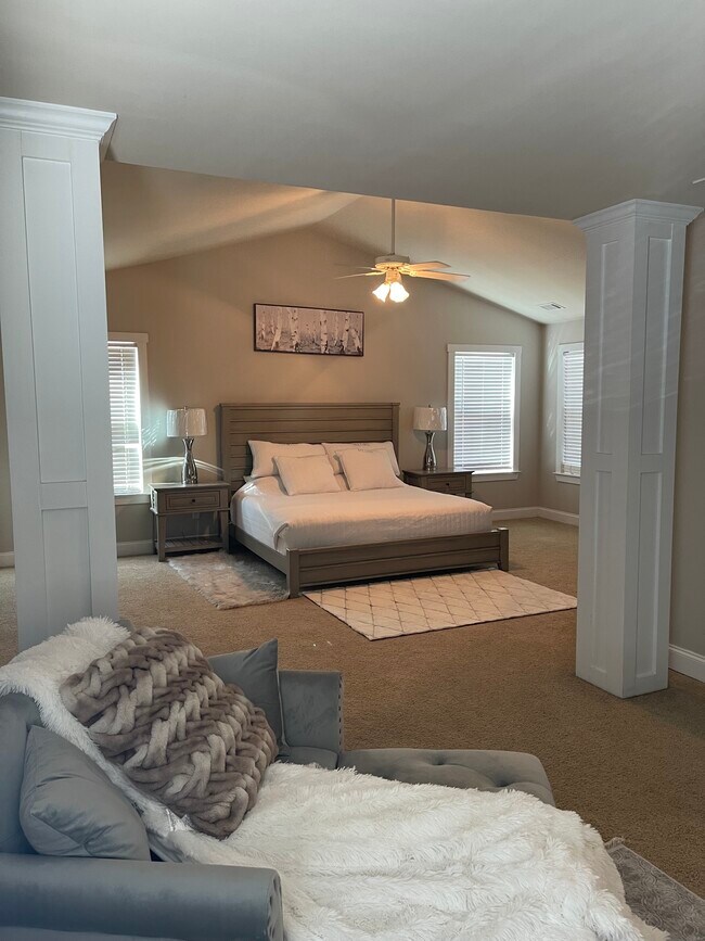 Building Photo - 1423 Kilchis Falls Way