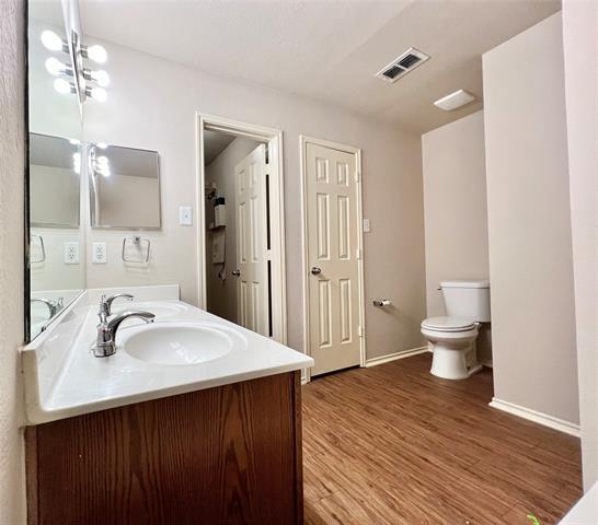 Building Photo - 2804 Cameron Way