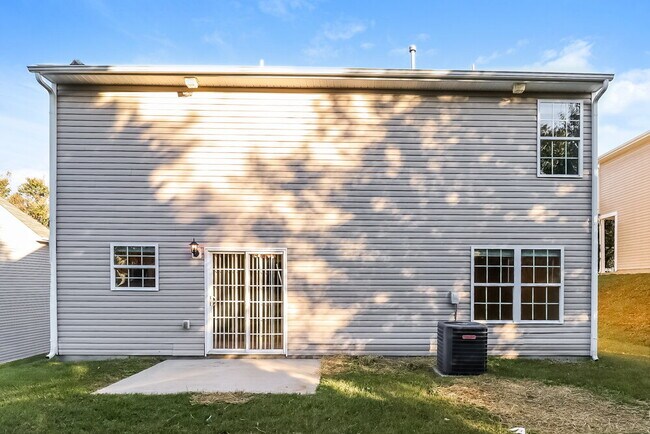 Building Photo - 721 Overlook Rd