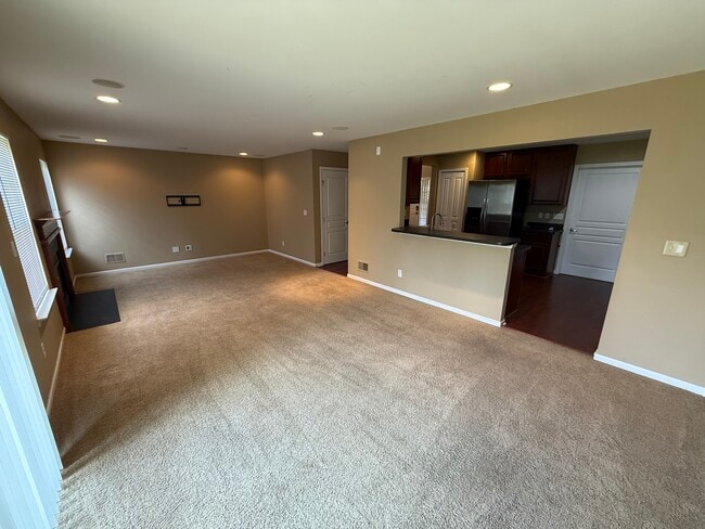 Building Photo - 163 S Vista