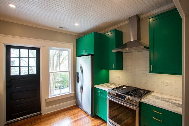 Building Photo - 2018 Englewood Ave